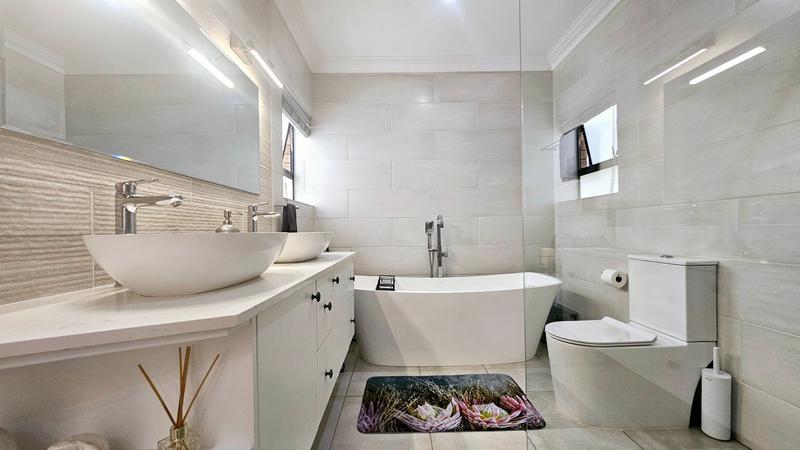 3 Bedroom Property for Sale in Dana Bay Western Cape
